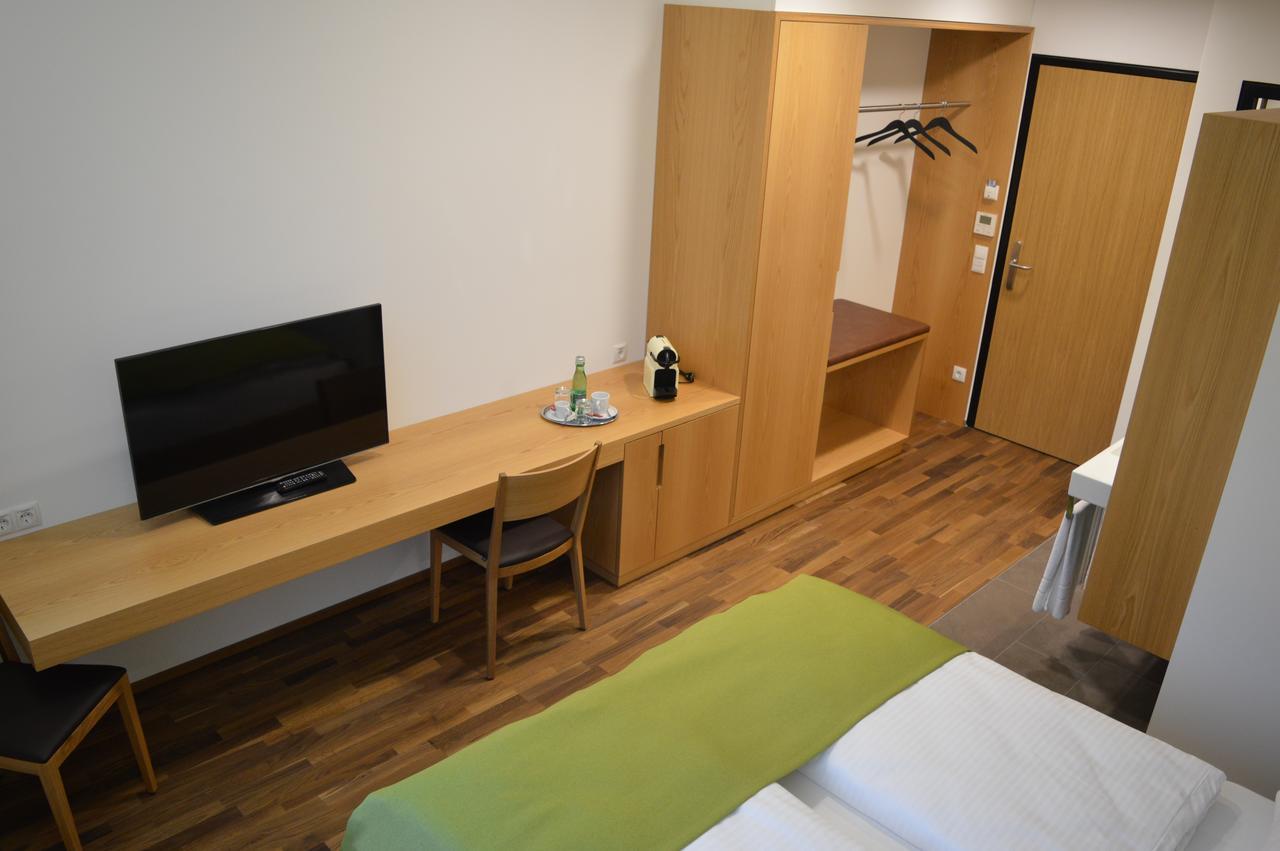 Business Motel フェルトキルヒ エクステリア 写真