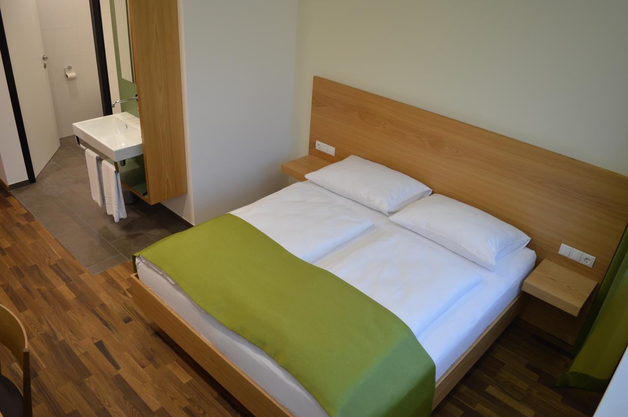 Business Motel フェルトキルヒ エクステリア 写真