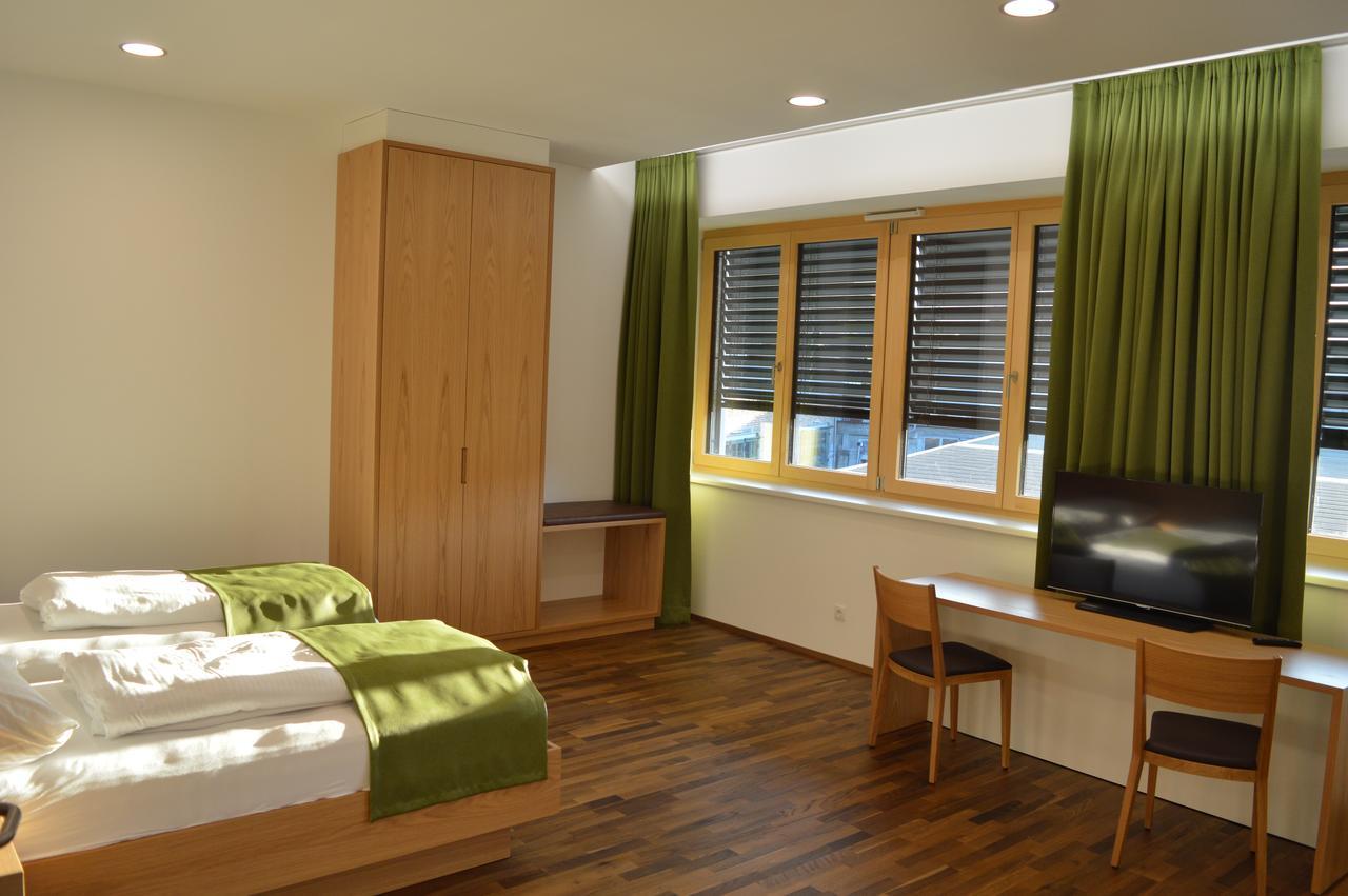 Business Motel フェルトキルヒ エクステリア 写真