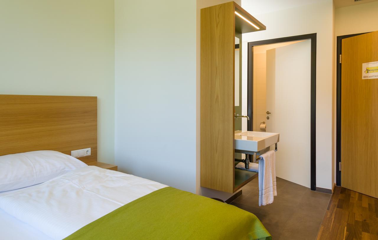 Business Motel フェルトキルヒ エクステリア 写真