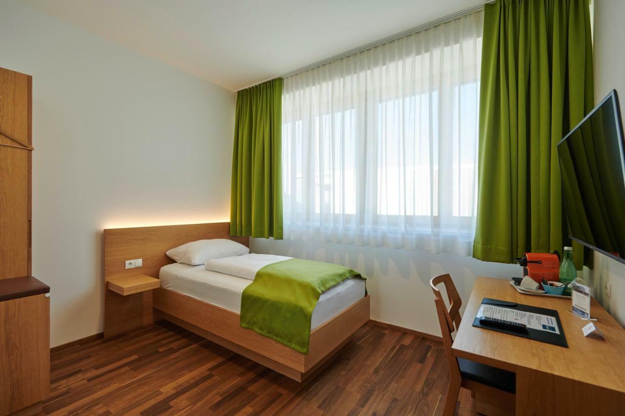 Business Motel フェルトキルヒ エクステリア 写真